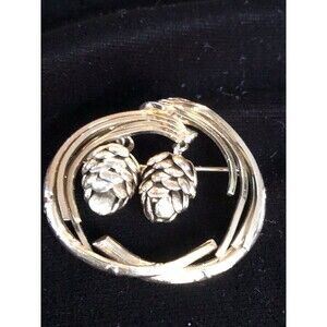 Vintage Rare 1/20 12K GF Brooch Fall Wreath With Dangle Pine Cones Brooch